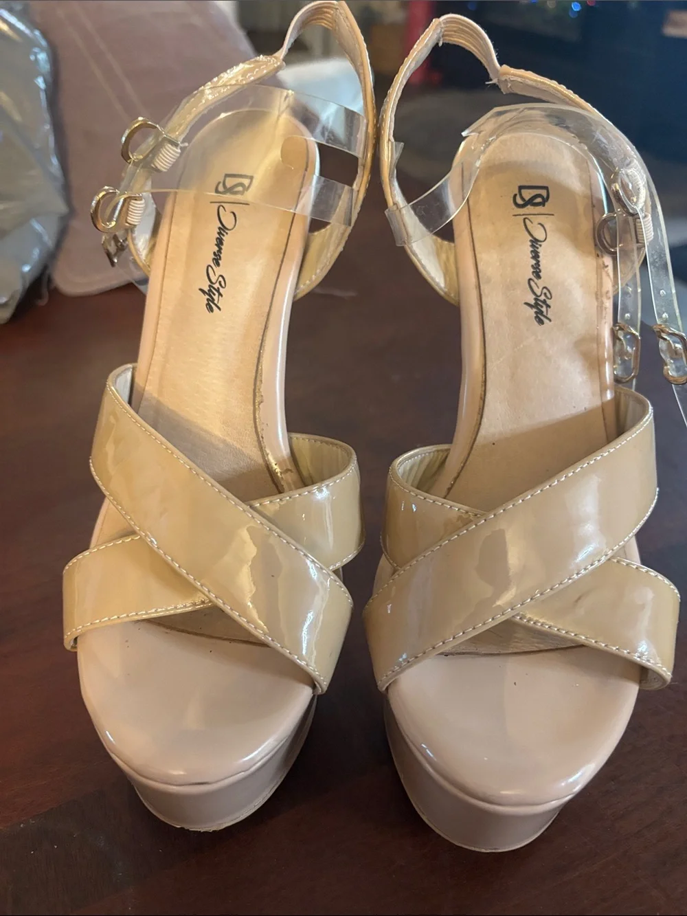 Diverse Style shiny nude
